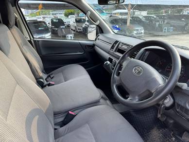 Toyota HIACE 2.5 Window Van Full Loan 15 Seat