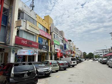 Limited 3 Storey Shop Lot, Taman Kajang Prima, Kajang