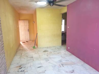 Unit Tingkat Bawah Blok Akasia Residensi Warnasari 1, Puncak Alam