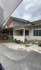 Single Storey House for rent at Jalan Puan, Kg. Baru