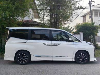 LimitedUnitMODELLISTA B/KIT Toyota VOXY PowerBoot