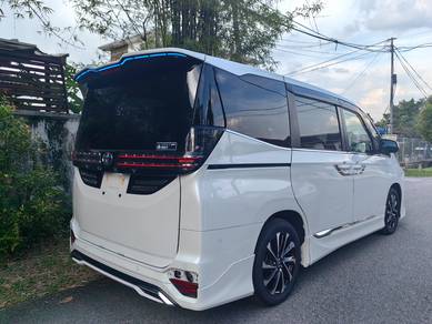 LimitedUnitMODELLISTA B/KIT Toyota VOXY PowerBoot
