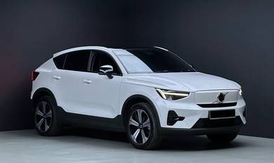 K KM 2022 Volvo C40 RECHARGE P8 EV LowMil CarKin
