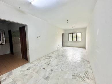Ground Floor, Dahlia Apartment Saujana Utama Sungai Buloh