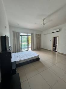bukit indah master room for rent/ landed house gate and guard