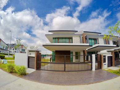 CORNER LOT Elmina Valley 4 West 2 Sty Superlink House