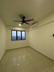One Maxim Condo, 3rooms, Aircon, Table top