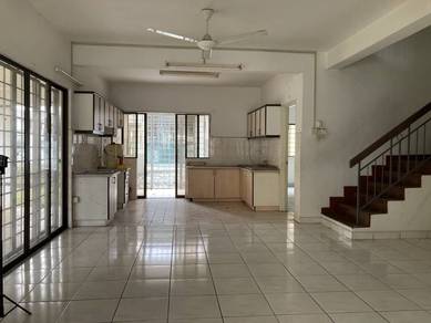 Double Storey BU 11 Bandar Utama Partly Furnished for RENT!!!