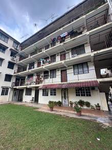 Flat Wangsa Maju Blok E berhampiran LRT Wangsa Maju Sek 1, K.L