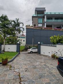 2.5 Storey Semi D With Partially Furnish Want Let Go In Taman Soga BP