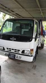Hicom 2.5 ton 2003 Lorry - Low Mileage, One Owner!
