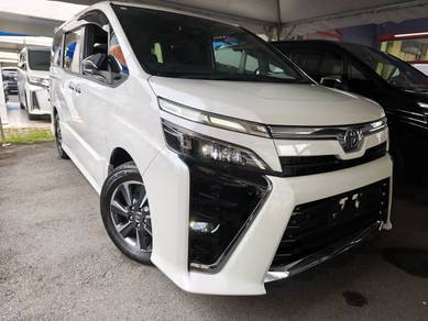 Toyota VOXY 2.0 ZS KL AP HOLDER UNREG