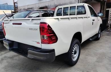 Toyota HILUX Single Cab 2.4 MT