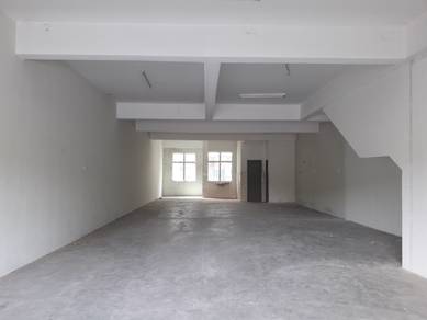 Ground Floor Shop at Putra Heights (Walking to LRT)