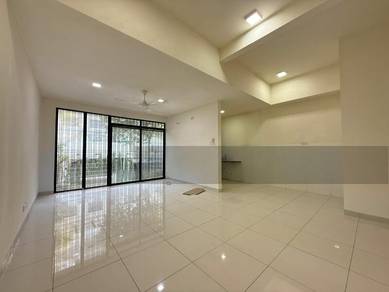 6 Rooms 2.5 Storey Terrace @Lakeclub Park Home Rawang For Rent
