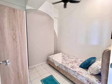 (FEMALE ONLY) Single room Cyberjaya, Lim kok Wing, Dpulze, IOI City