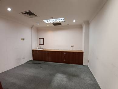 Shoplot with Built-in Cupboard & Display Casing for Rent.