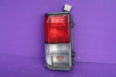 FORD ECONOVAN TAIL LAMP Rh