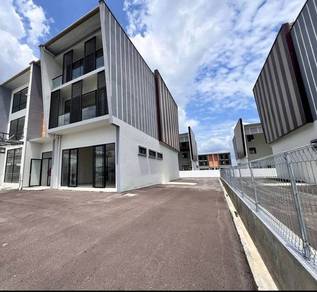 For Sale: Pine Square 66 Light Industry 3 Storey Semi-D Warehouse