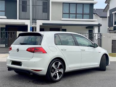 LIKE NEW 2013 Volkswagen GOLF 2.0 GTi TECH PACK