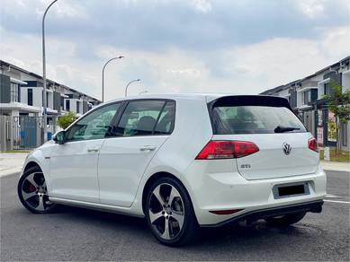 LIKE NEW 2013 Volkswagen GOLF 2.0 GTi TECH PACK
