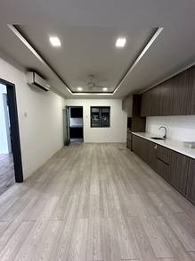 LOW PRICE!!! Lakefront Residences, Lakefront FOR SALE!!!