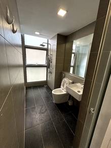 LOW PRICE!!! Lakefront Residences, Lakefront FOR SALE!!!