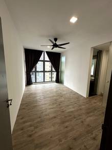 LOW PRICE!!! Lakefront Residences, Lakefront FOR SALE!!!
