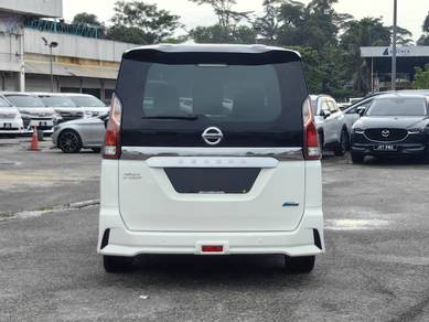 Nissan SERENA 2.0 PREMIUM HIGHWAY STAR (A)