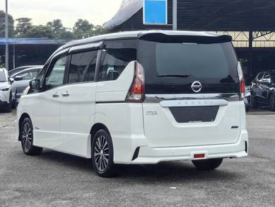 Nissan SERENA 2.0 PREMIUM HIGHWAY STAR (A)