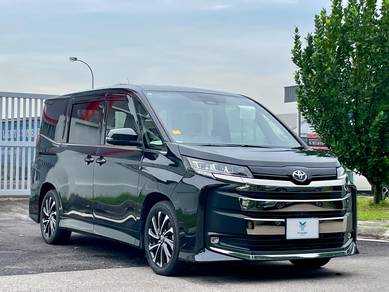 Toyota NOAH 2.0 SZ (A) POWER BOOT+360 CAMERA