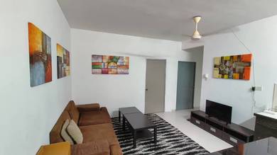Best Deal Middle room with view @ Suria jelatek Residence near LRT