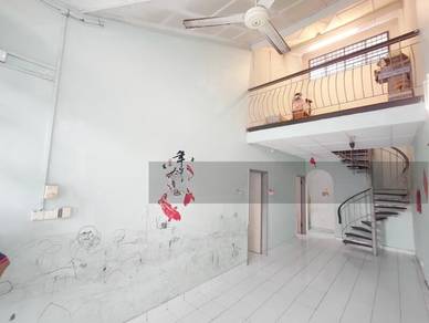 Spacious Corner Terrace House with 3 Bedrooms and Extended Kitchen