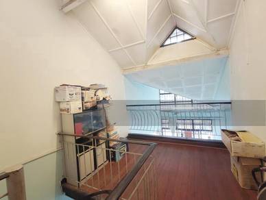 Spacious Corner Terrace House with 3 Bedrooms and Extended Kitchen