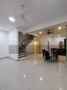 Partially Furnished Cluster House with Airconds and Dining Set