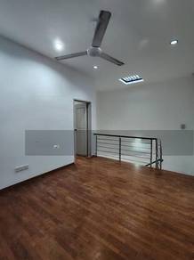 Partially Furnished Cluster House with Airconds and Dining Set