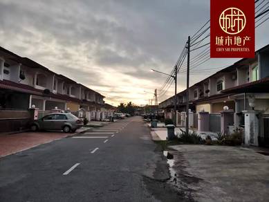 Double Storey Terrace Intermediate House, Senadin Miri