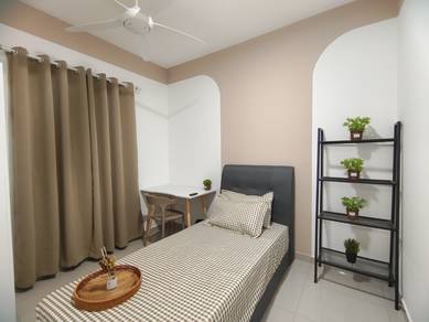Eco Sanctuary Free WiFi Small Room For Rent