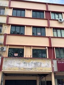 3-Storey Shoplot For Rent📍Song Thian Cheok,Padungan,Facing Main Road