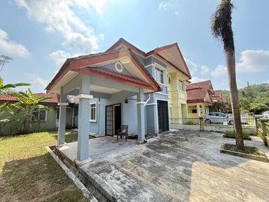 Corner lot 2-Storey Cluster House Az-zaharah seksyen 10 Puncak Alam