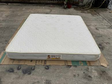(Vono) 9'' Spring Coil Tilam King Mattress