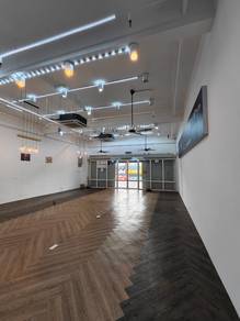 Ecohill Walk Mall Semenyih ,facing mainroad, centralized aircond