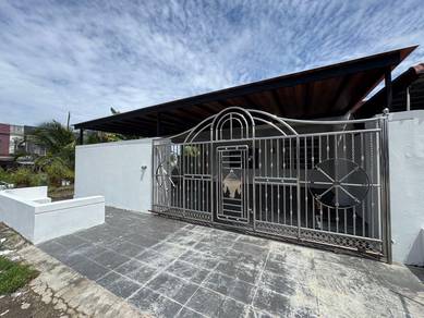 Fully Renovated | Taman Pulai Indah 1-Storey Terrace Endlot
