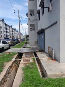 Tampoi Utama Low Cost Shop Under Flat For Sale