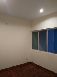 GREEN AVENUE Condo for Rent. Opposite Shop F&B Bank Clinic Pharmacy.