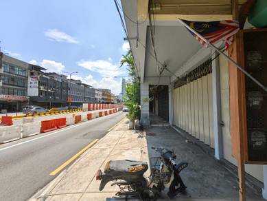 3 sty shoplot in jalan sg besi @ Chan sow lin @ lok yew roundabout
