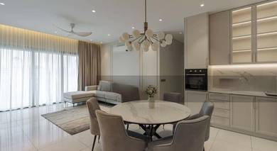 Ready Move In / Freehold / Beside mall & Shop /Fully Furnished