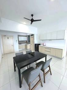 Larkin Epic Residence Full Furnished 2 Parking Near CIQ