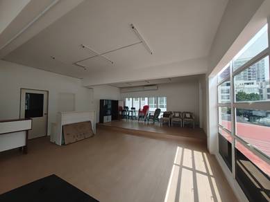 Taman Equine Ground Floor Unit For Rent. Corner Lot. Comes With Lift