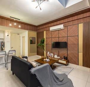 Ready Move In / Freehold / Beside mall & Shop /Fully Furnished